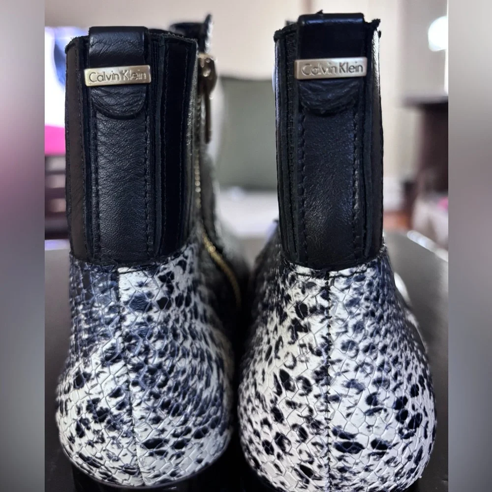 Calvin Klein Eunice Snakeskin Ankle Booties Black White Pointed Toe Size 7